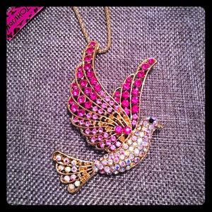 Like new pink bird BETSEY JOHNSON necklace